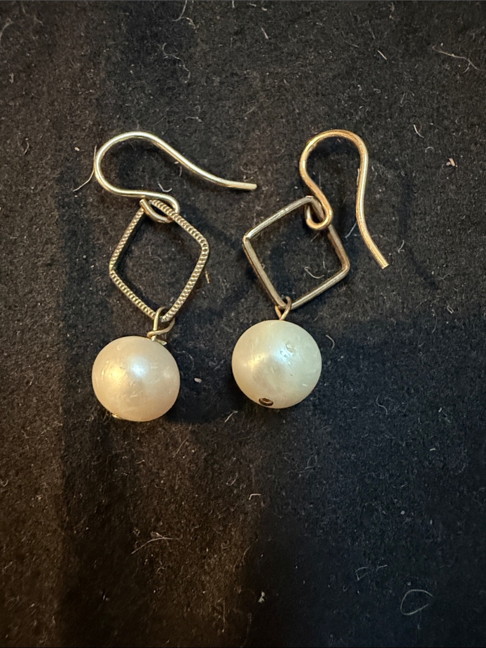 Source Unknown Gold-Tone Square Link Earrings with Cream Pearl Drops